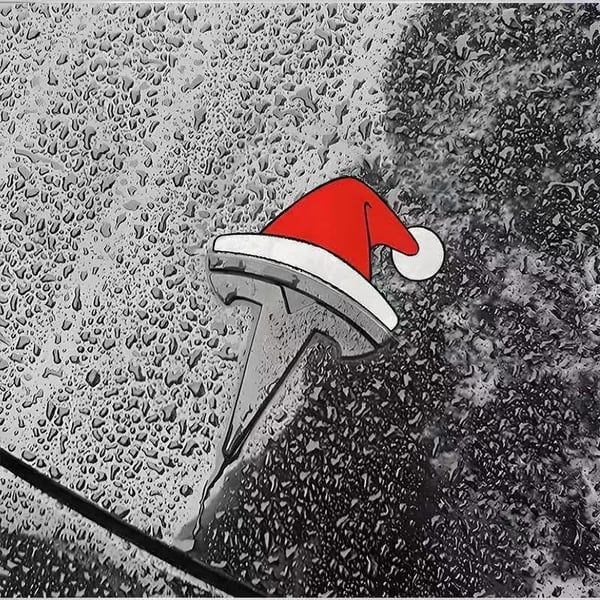 🔥LAST DAY 49% OFF - Santa Hat Overlay for Tesla Emblem, Reusable!